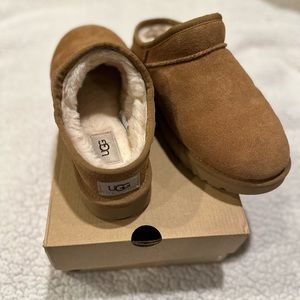 Ugg slippers (chestnut)